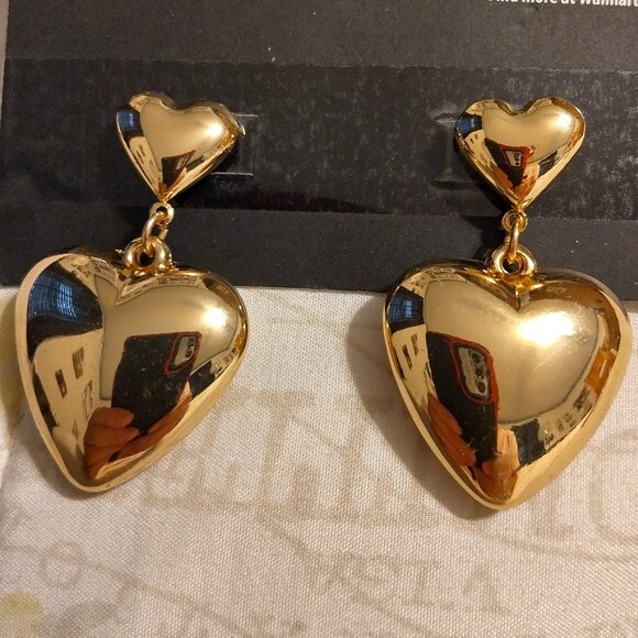 BRAND NEW HEART EARRINGS - Picture 1 of 1